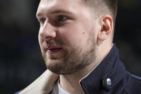 爱游戏-东契奇新星比赛规则变更表现突出，曼联前途光明！